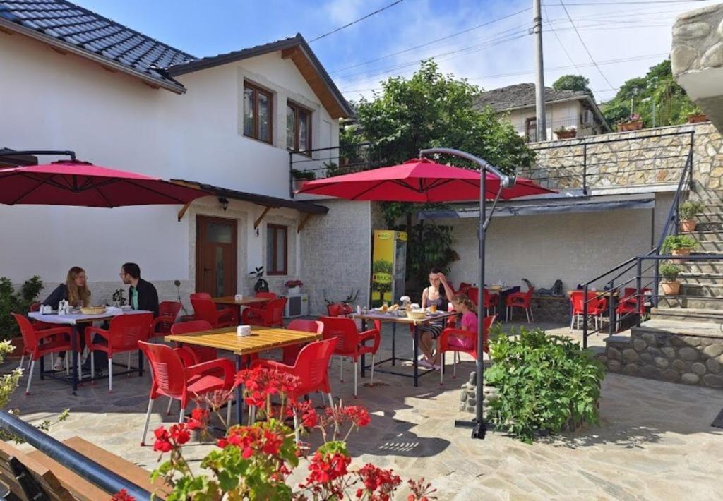 Bixhaku Guesthouse Gjirokaster Exterior photo